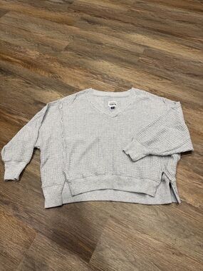 American Eagle Outfitters Light Gray Waffle Knit V-Neck Sweatshirt